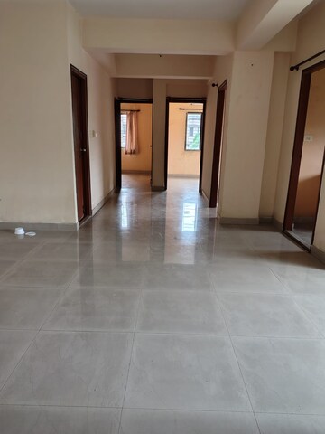 Room in 3 BHK Apartment at Eden Tolly Lakeside, Joka – for Rent