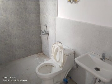 Bathroom in 2 BHK Apartment at DLF Regency Park II, Sector 27 – for Rent
