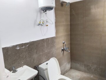 Bathroom in 2 BHK Apartment at DLF Regency Park II, Sector 27 – for Rent