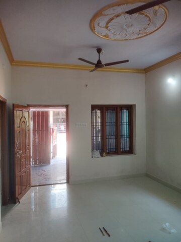 Room in 4 BHK Independent House at Irumbuliyur – for Sale