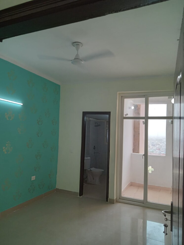Room, amrapali-platinum 3 Bedroom 1625 Sq.Ft. Apartment In Sector 119 Noida 9161695