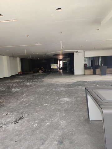 Team Area in  Showroom at Green Park – for Rent