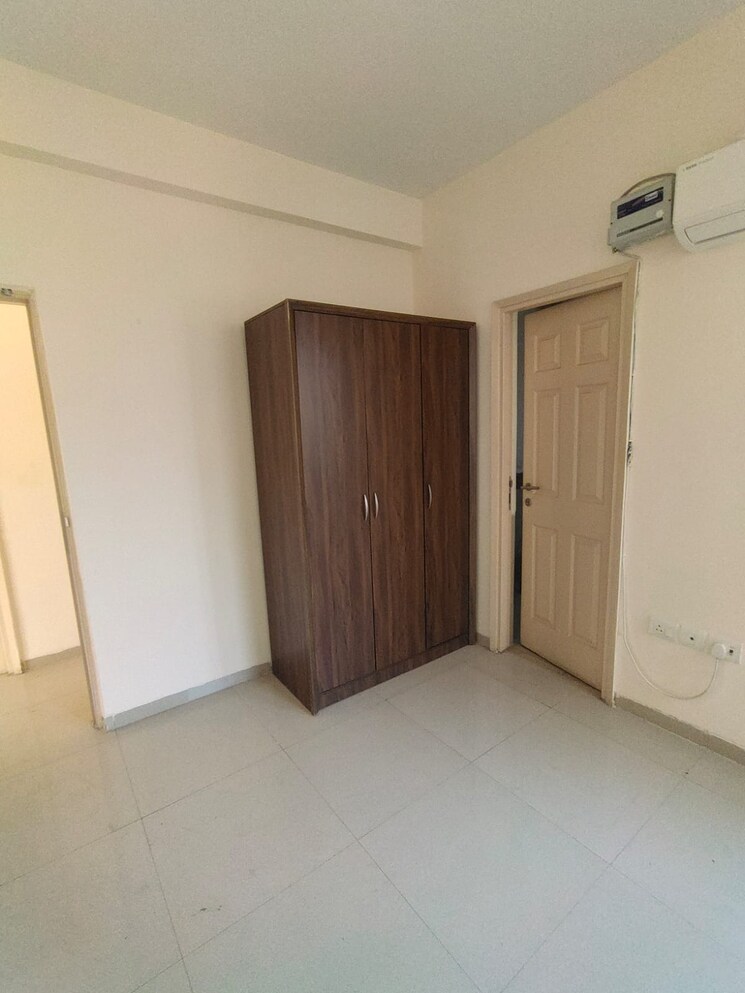 Room, emaar-mgf-emerald-hills 3 Bedroom 180 Sq.Yd. Apartment In Sector 65 Gurgaon 9161926