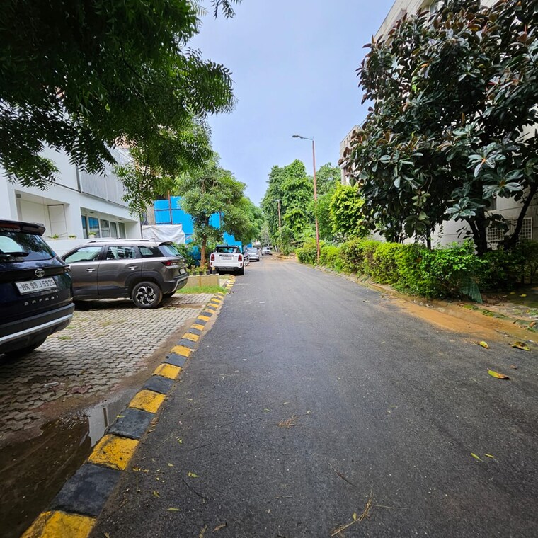  Parking, sector 54 3 Bedroom 1800 Sq.Ft. Builder Floor In Sector 54 Gurgaon 9161964