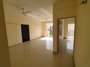 Room in 3 BHK Apartment at Orchid Petals, Sector 49 – for Rent