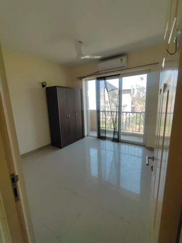 Room in 3 BHK Apartment at Orchid Petals, Sector 49 – for Rent