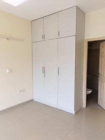 Room in 3 BHK Apartment at Orchid Petals, Sector 49 – for Rent