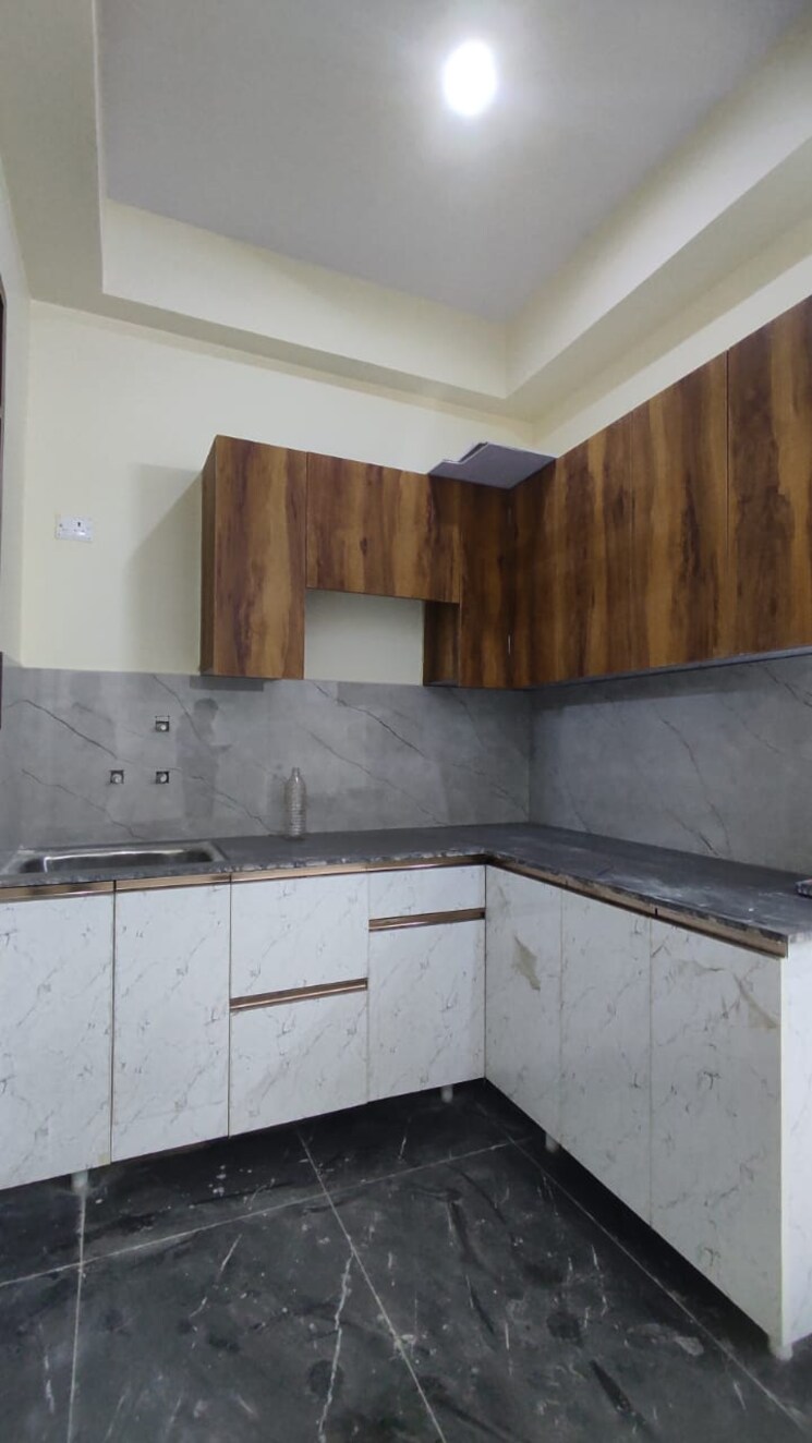Kitchen, sector 73 2 Bedroom 1050 Sq.Ft. Builder Floor In Sector 73 Noida 9161975