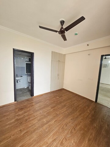 Room in 2 BHK Apartment at Amrapali Riverview, Amrapali Leisure Valley – for Rent