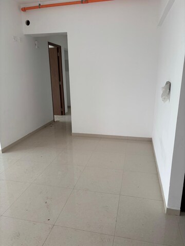 Room in 3 BHK Apartment at Kalpataru Immensa, Kolshet Road – for Sale