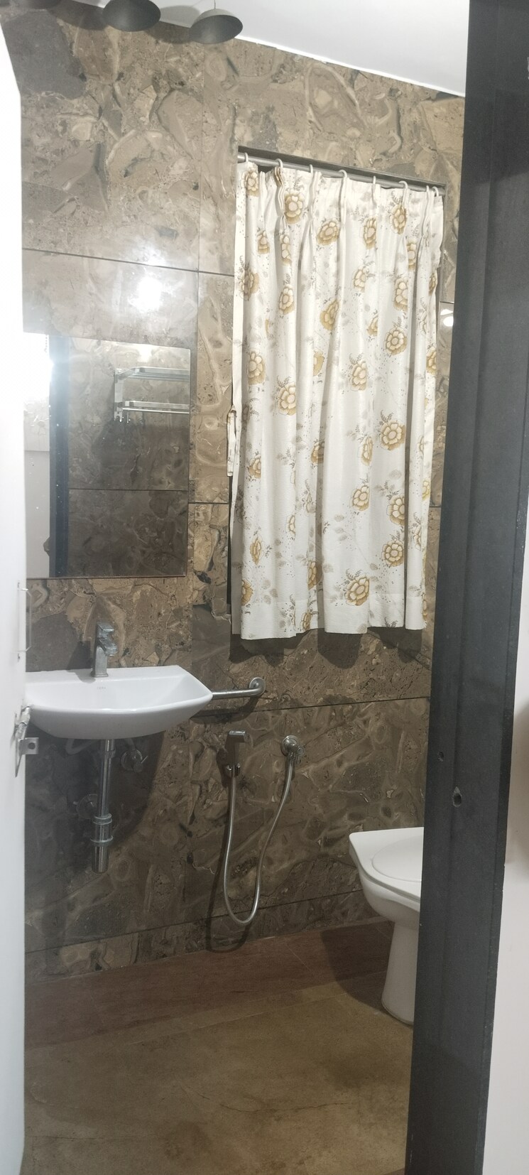 Bathroom, vastrapur 3 Bedroom 1300 Sq.Ft. Apartment In Vastrapur Ahmedabad 9162045