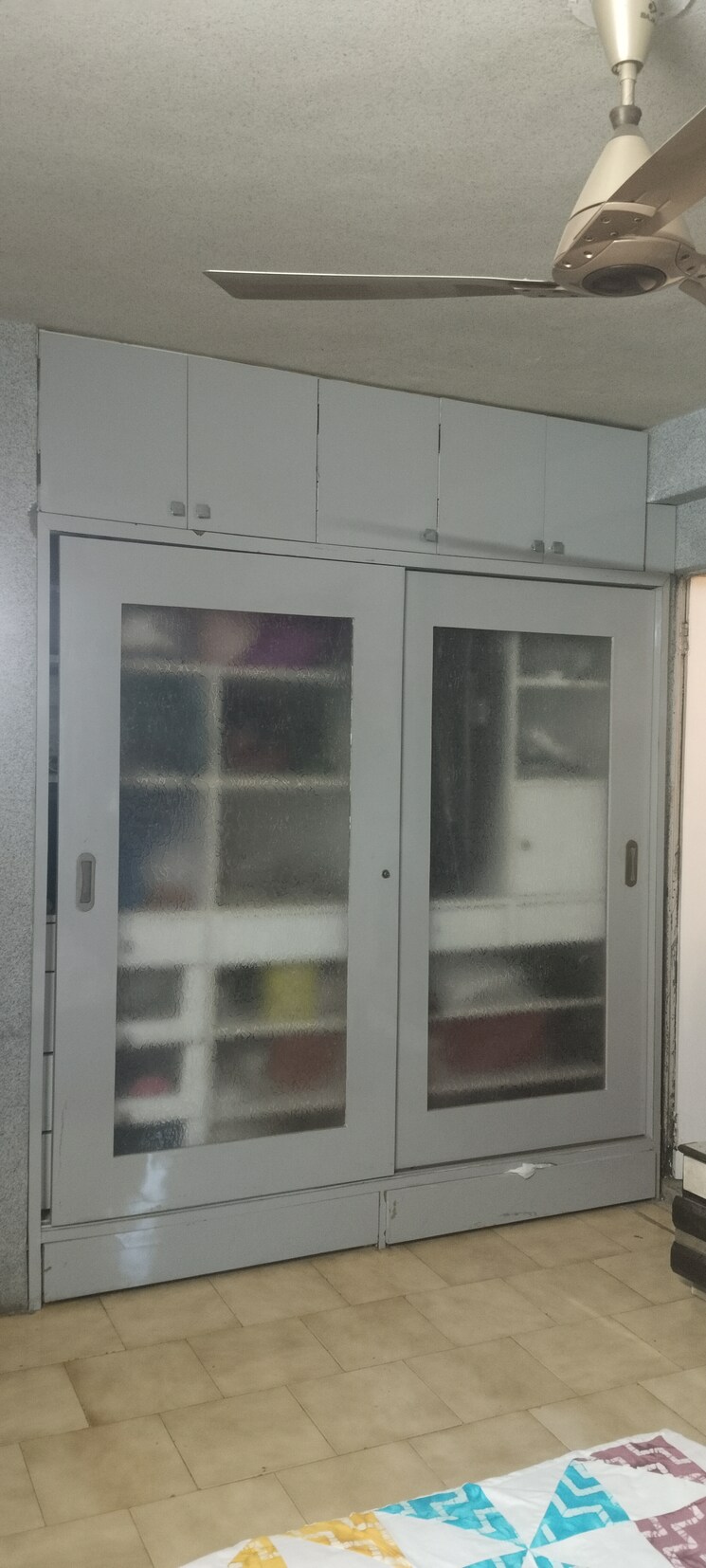 Room, vastrapur 3 Bedroom 1300 Sq.Ft. Apartment In Vastrapur Ahmedabad 9162045