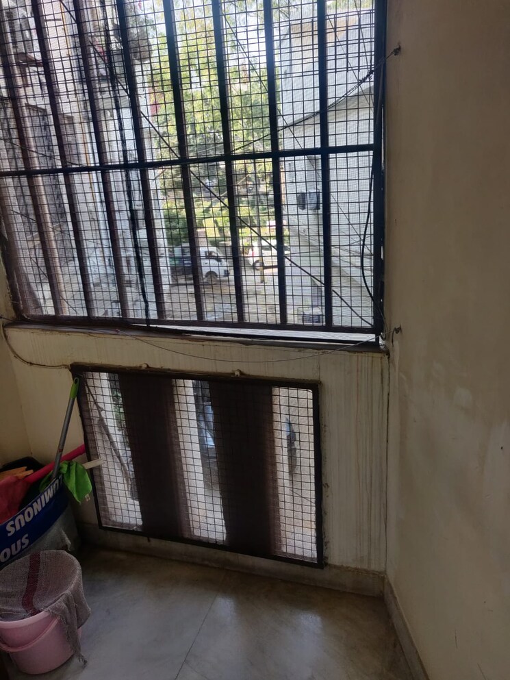 Balcony, lajpat nagar iii 2 Bedroom 200 Sq.Yd. Builder Floor In Lajpat Nagar Iii Delhi 9162099
