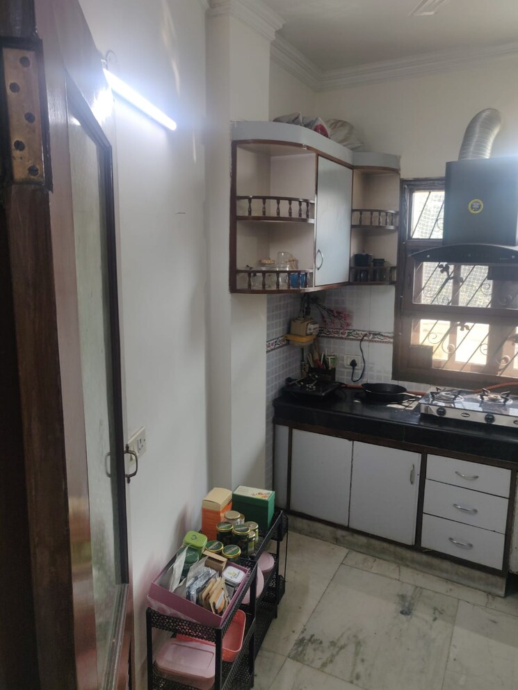 Kitchen, lajpat nagar iii 2 Bedroom 200 Sq.Yd. Builder Floor In Lajpat Nagar Iii Delhi 9162099