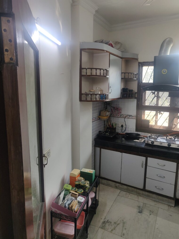 Kitchen, lajpat nagar iii 2 Bedroom 200 Sq.Yd. Builder Floor In Lajpat Nagar Iii Delhi 9162099