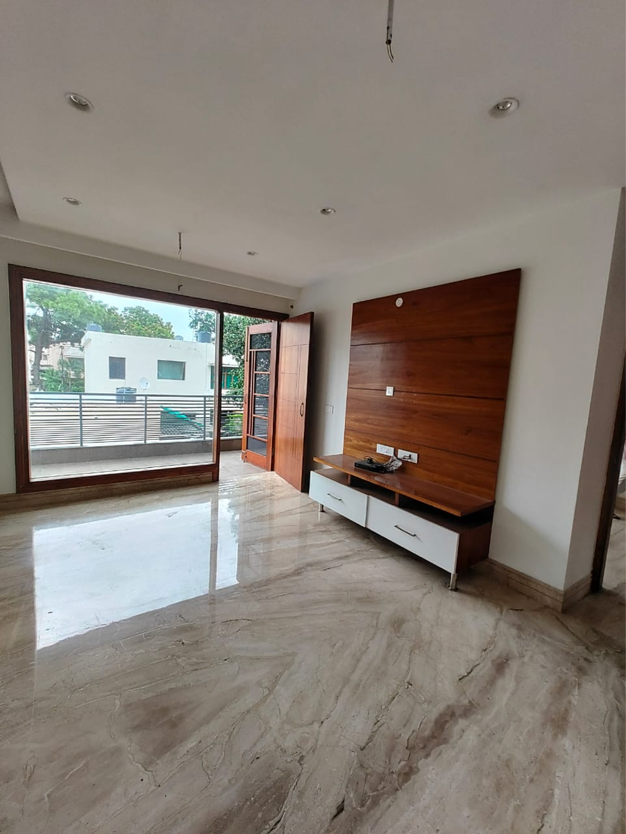 3 BHK + Pooja Room Builder Floor For Rent in Sector 21