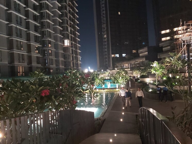  Parking, kalpataru-sparkle 3 Bedroom 1250 Sq.Ft. Apartment In Bandra East Mumbai 9162148