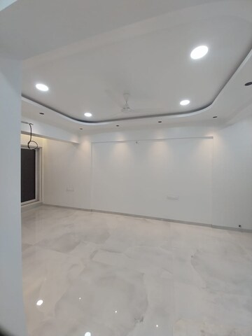 Room in 2 BHK Apartment at M4 Ocean View, Mazgaon – for Sale