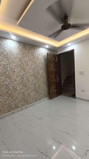 Furnished Amenities in 2.5 BHK Builder Floor at Govindpuri – for Sale