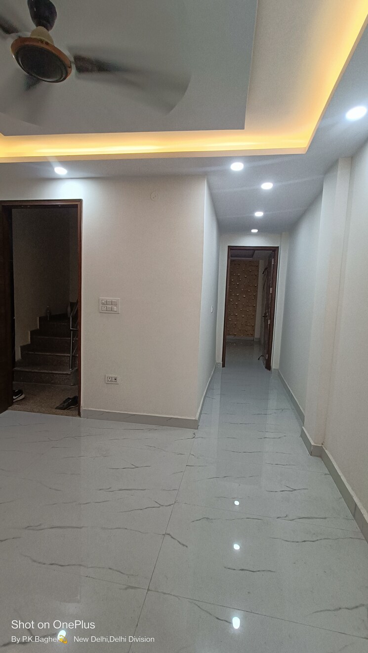 undefined, govindpuri 2.5 Bedroom 700 Sq.Ft. Builder Floor In Govindpuri Delhi 9162153