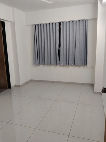 Room in 3 BHK Apartment at Shela – for Rent