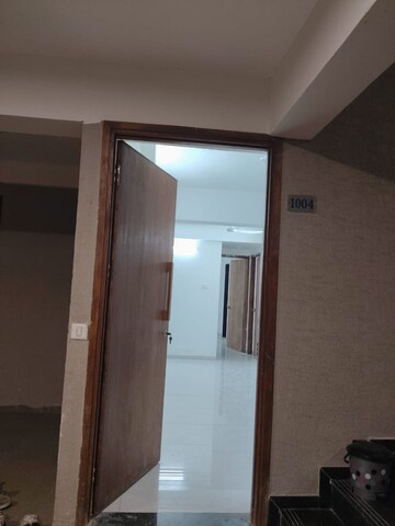 Room in 3 BHK Apartment at Shela – for Rent