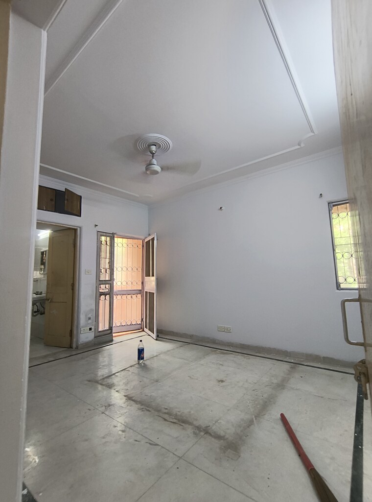 Master Bedroom, sarita vihar 3 Bedroom 1600 Sq.Ft. Apartment In Sarita Vihar Delhi 9162195