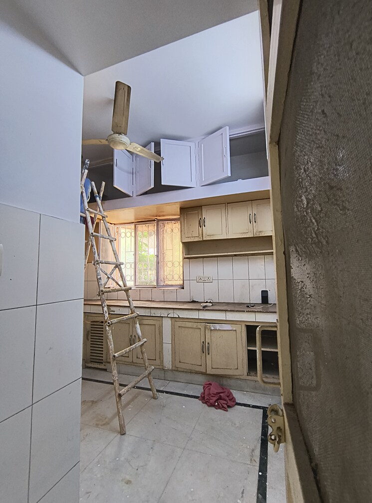 Kitchen, sarita vihar 3 Bedroom 1600 Sq.Ft. Apartment In Sarita Vihar Delhi 9162195