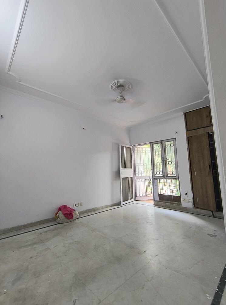 Bedroom, sarita vihar 3 Bedroom 1600 Sq.Ft. Apartment In Sarita Vihar Delhi 9162195