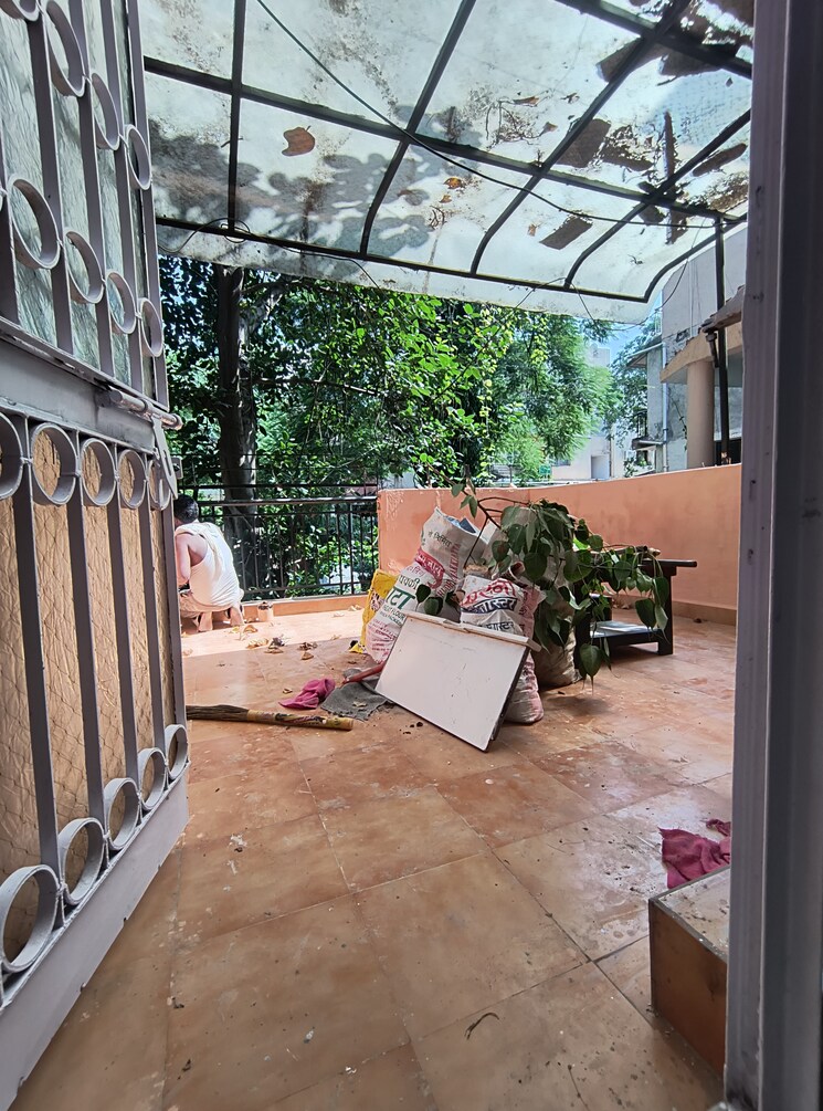 Balcony, sarita vihar 3 Bedroom 1600 Sq.Ft. Apartment In Sarita Vihar Delhi 9162195