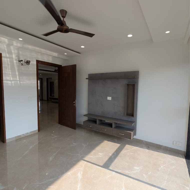 Room, sector 7 3 Bedroom 2250 Sq.Ft. Builder Floor In Sector 7 Panchkula 9162203