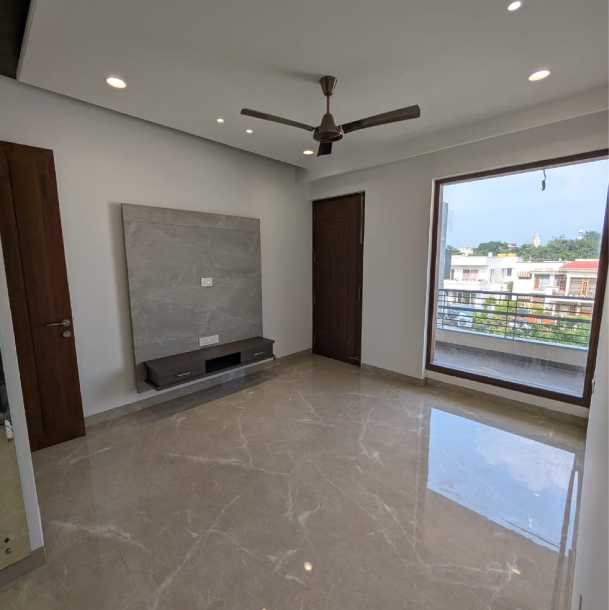 3 BHK + Servant Room Builder Floor For Sale in Hsvp 