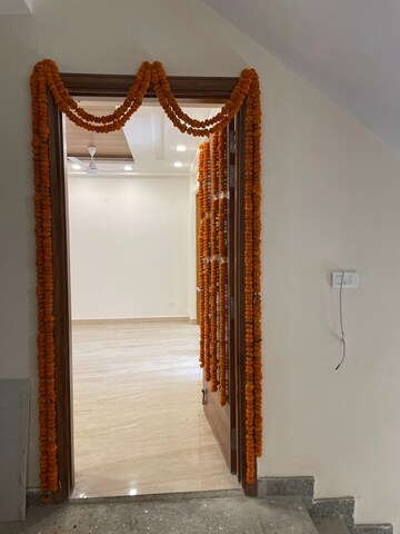 Building Lobby in 3 BHK Builder Floor at Amolik Residency, Sector 86 – for Sale