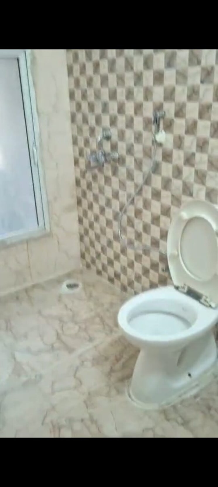 Bathroom, prateek-grand-city 3 Bedroom 1795 Sq.Ft. Apartment In Siddharth Vihar Ghaziabad 9162215