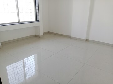 Room in 2 BHK Apartment at Akshay Floria Building A, Vadgaon Budruk – for Sale