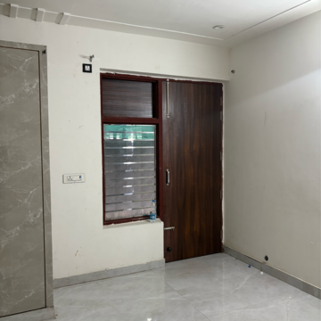 Room in 2 BHK Builder Floor at Sector 02 – for Rent