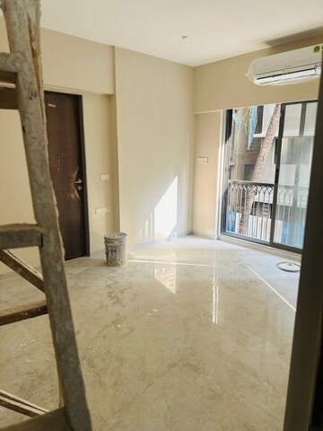 Room in 4 BHK Apartment at Shree Krishna Suyog, Chembur – for Rent