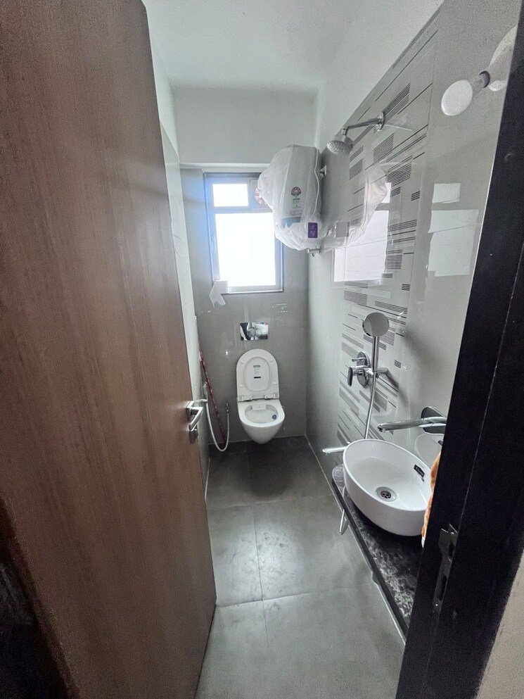 Bathroom, omkar-signet 2 Bedroom 540 Sq.Ft. Apartment In Malad East Mumbai 9162278