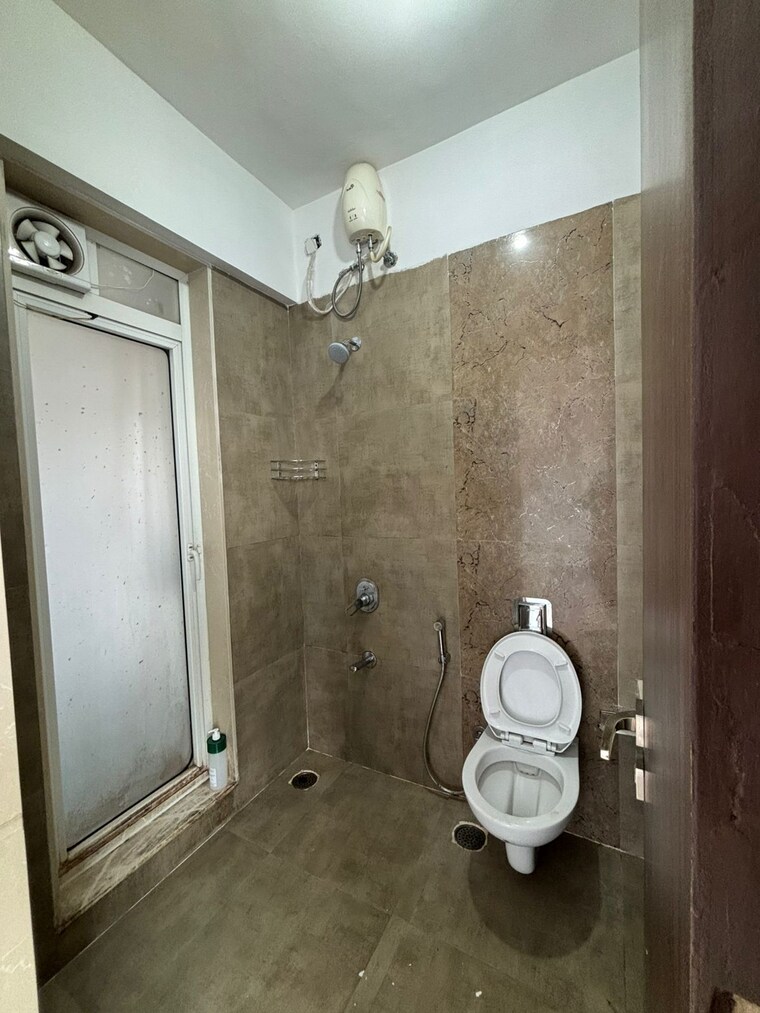 Bathroom, jp-decks 2 Bedroom 850 Sq.Ft. Apartment In Goregaon East Mumbai 9162276