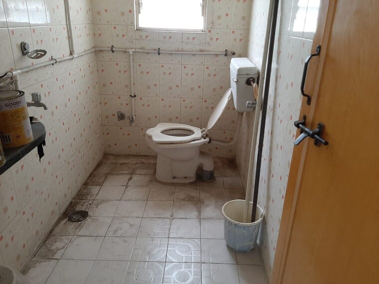 Bathroom, akshay-glory-apartment 2 Bedroom 821 Sq.Ft. Apartment In Vadgaon Budruk Pune 9162275