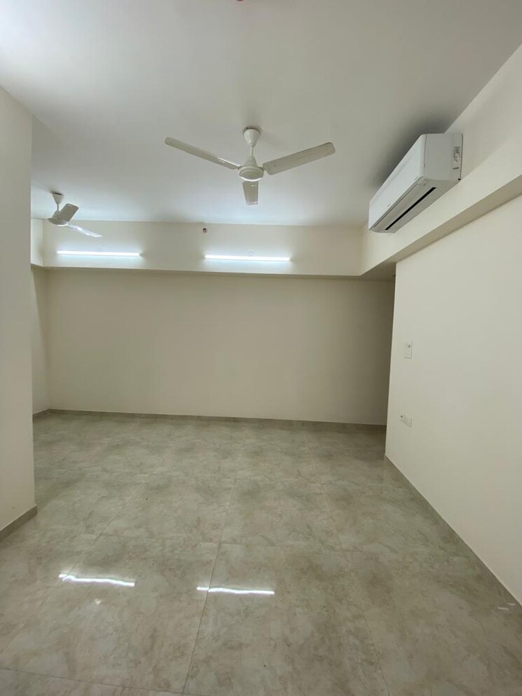 Room, lodha-amara 1.5 Bedroom 650 Sq.Ft. Apartment In Kolshet Road Thane 9162293