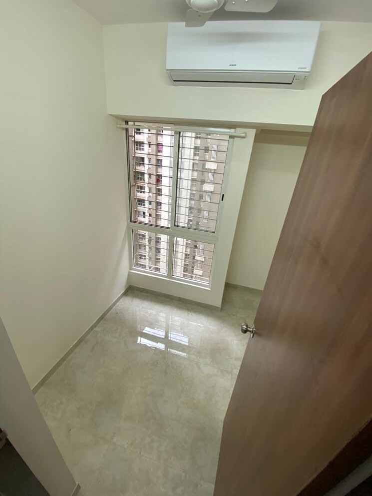 Room, lodha-amara 1.5 Bedroom 650 Sq.Ft. Apartment In Kolshet Road Thane 9162293