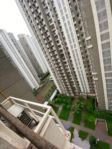Balcony in 1.5 BHK Apartment at Lodha Amara, Kolshet Road – for Rent