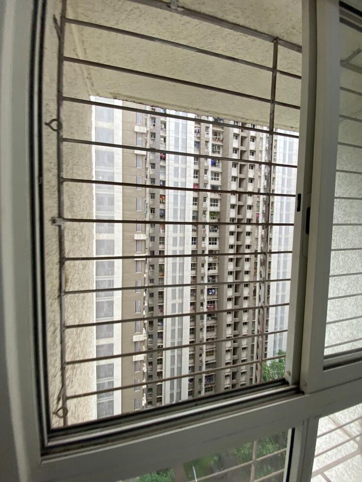 Balcony, lodha-amara 1.5 Bedroom 650 Sq.Ft. Apartment In Kolshet Road Thane 9162293