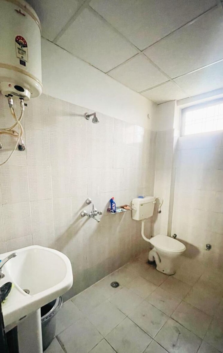 Bathroom, faizabad road 3 Bedroom 1625 Sq.Ft. Apartment In Faizabad Road Lucknow 9162377