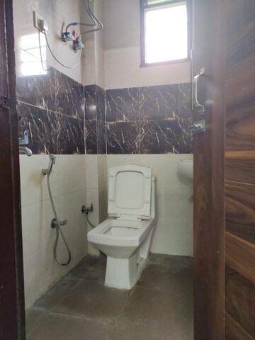 Bathroom in 1 RK Independent House at Unitech Arcadia, South City 2 – for Rent