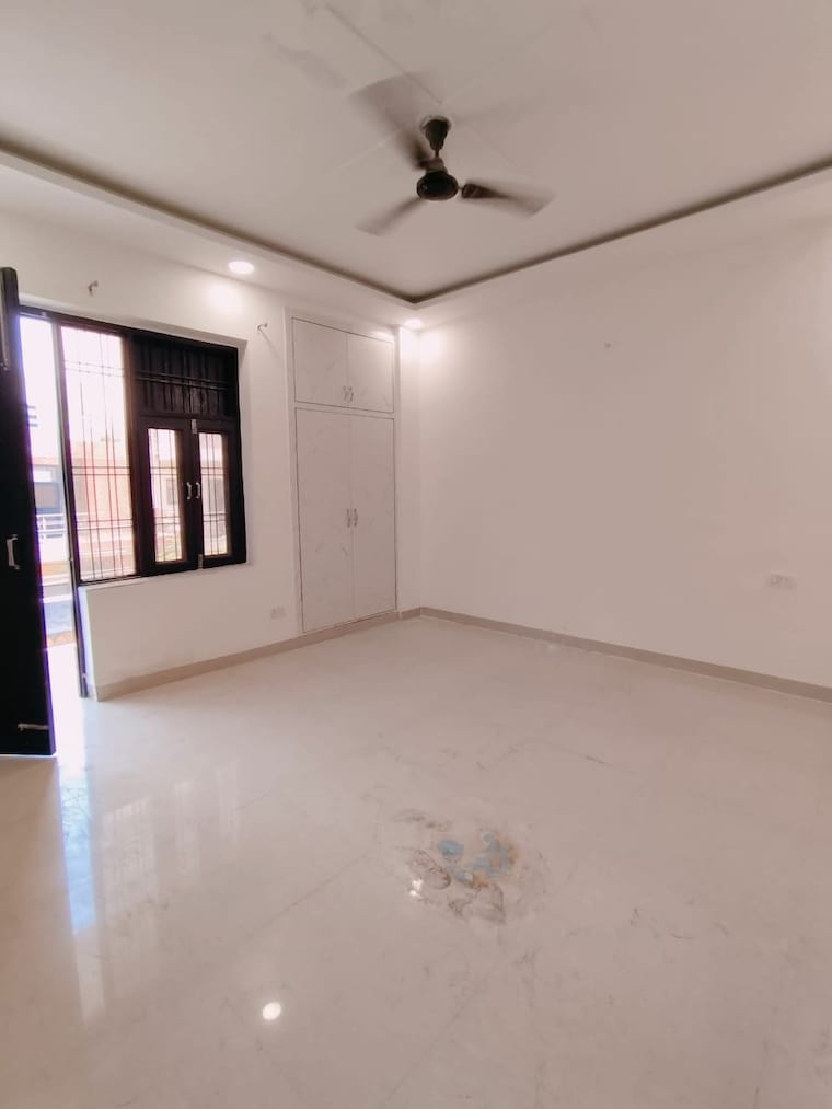 Room, green fields colony 3 Bedroom 1900 Sq.Ft. Builder Floor In Green Fields Colony Faridabad 9162353