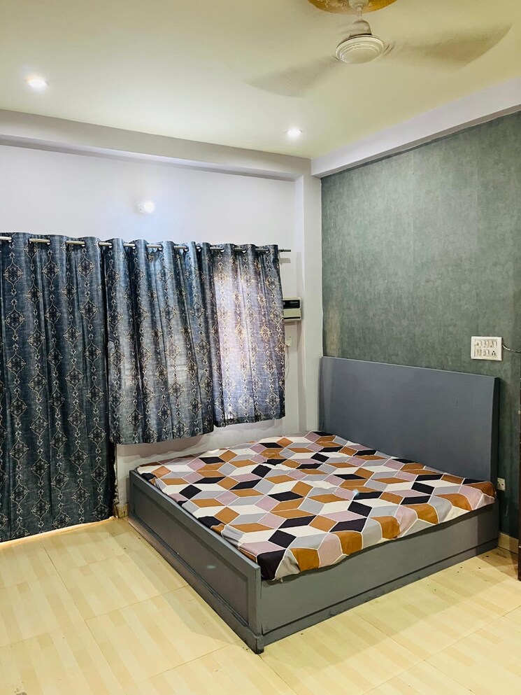Bedroom, unitech-arcadia 1 RK 350 Sq.Ft. Independent House In South City 2 Gurgaon 9162383