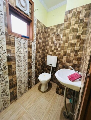 Bathroom in 1 BHK Builder Floor at Saket – for Rent