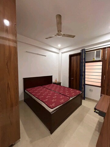 Bedroom in 2 BHK Builder Floor at Sector 55 – for Rent